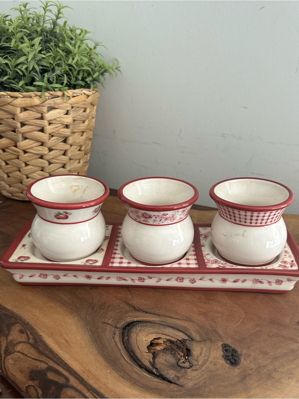 Pfaltzgraff Stoneware White Red "Delicious" 3Votive Belly Pots With Tray Vintage